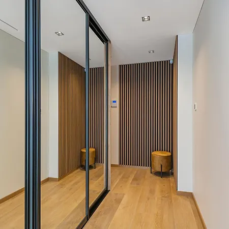 Modern 2 Bd By Domvia 아파트 *