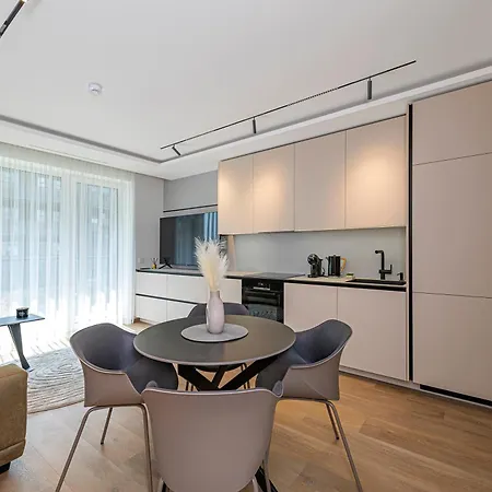 Modern 2 Bd Apartment By Domvia Kaunas