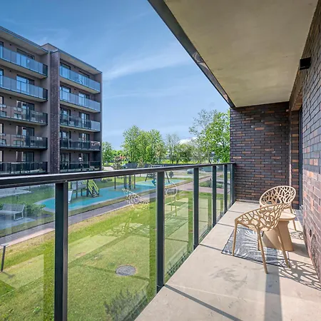 Modern 2 Bd Apartment By Domvia