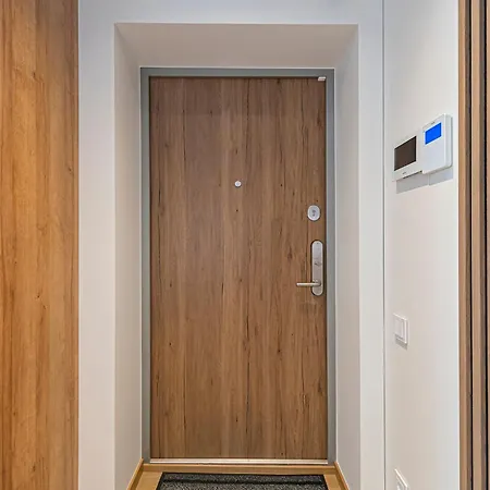 Modern 2 Bd By Domvia 아파트