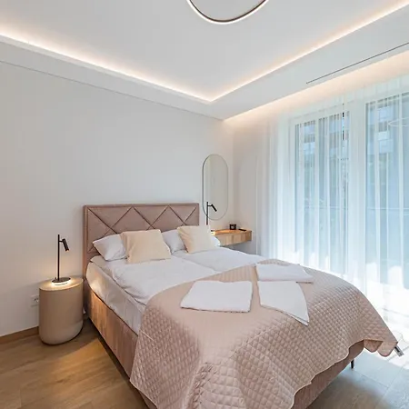 Modern 2-Bedroom Apartment With Free Parking By Eiro Kaunas