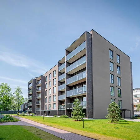 Modern 2-Bedroom Apartment With Free Parking By Eiro