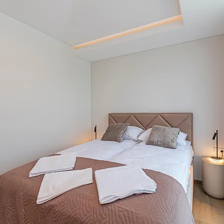 Modern 2 Bd By Domvia 아파트