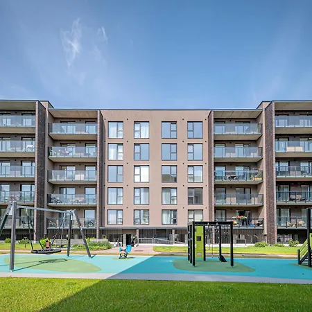 Lejlighed Modern 2-Bedroom Apartment With Free Parking By Eiro *