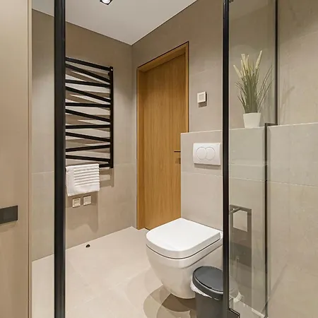 Modern 2 Bd By Domvia 아파트 *