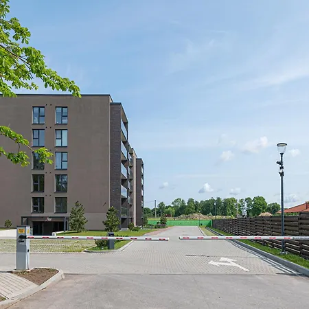 Lejlighed Modern 2-Bedroom Apartment With Free Parking By Eiro