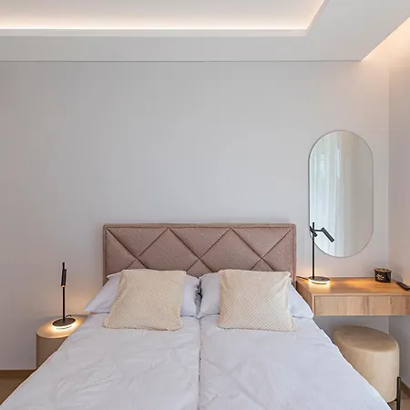 Lejlighed Modern 2-Bedroom Apartment With Free Parking By Eiro *