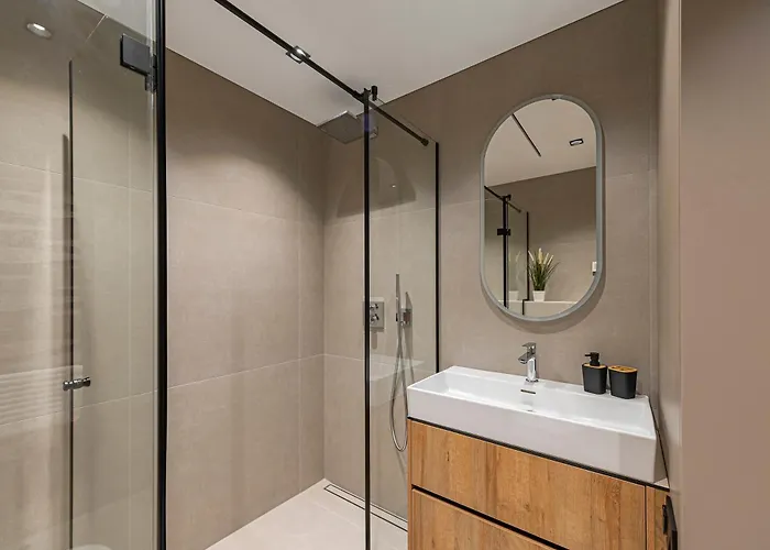 Modern 2 Bd By Domvia *