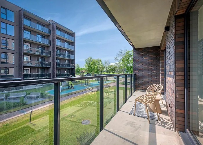 Modern 2 Bd By Domvia