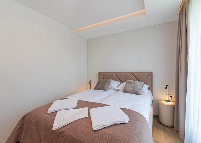 Modern 2 Bd By Domvia Appartement